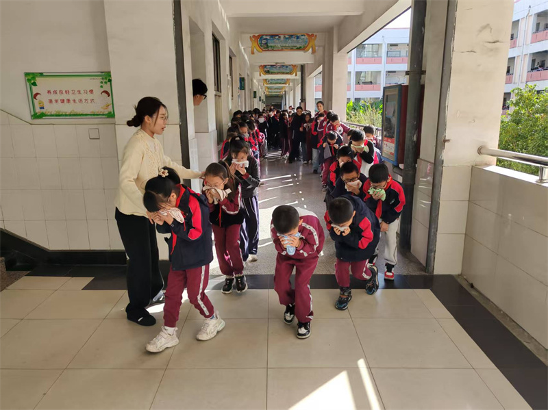 5defe8e6e66f44f6bd65cd651d5b74ad.jpg 5defe8e6e66f44f6bd65cd651d5b74ad.jpg