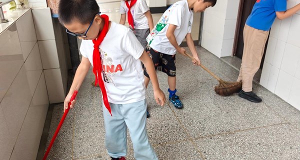 喜迎华诞，净美校园